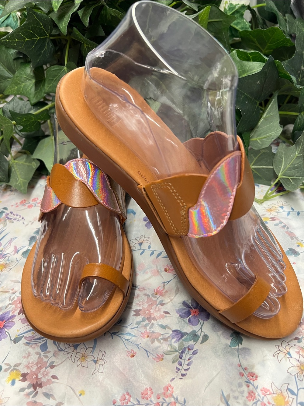 Fitflop Women’s Brown Slide Sandals with Iridescent Accent Size 7